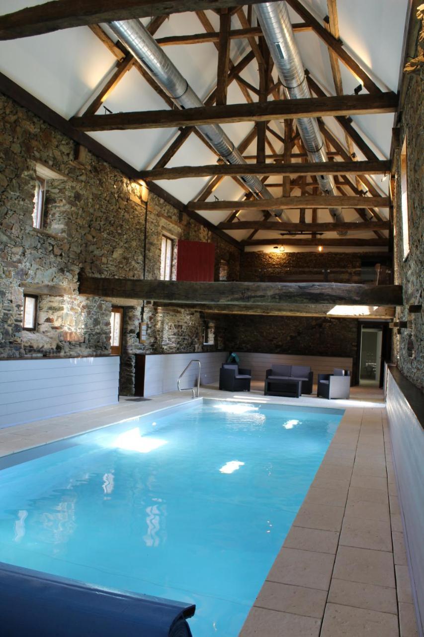 Le Manoir De La Vieille Douve Bed and Breakfast Bourg-d'Ire Εξωτερικό φωτογραφία